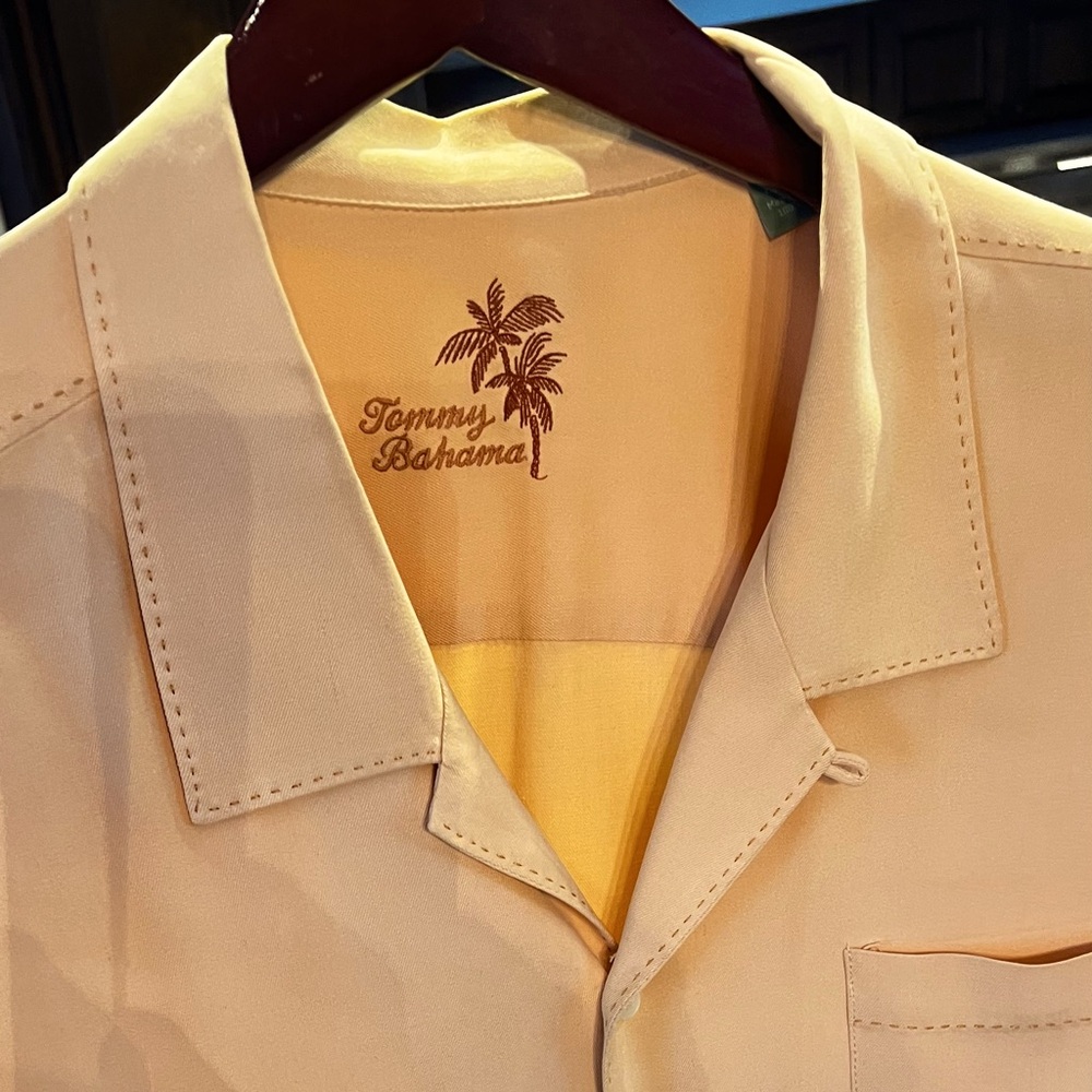 Tommy Bahama Silk short sleeve, amazing vibrant light peach color